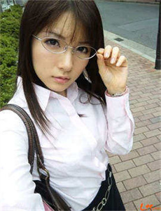 男同桌把我的奶罩扒了亲我的胸/成品网站灬源码杏花